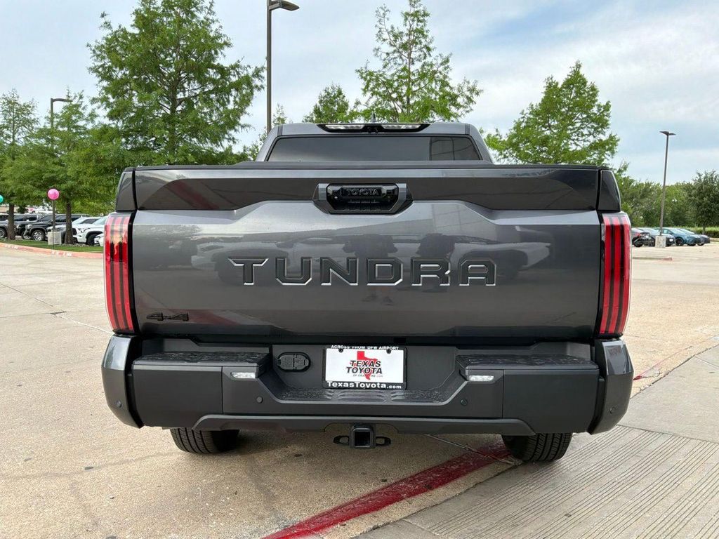TOYOTA TUNDRA - 6