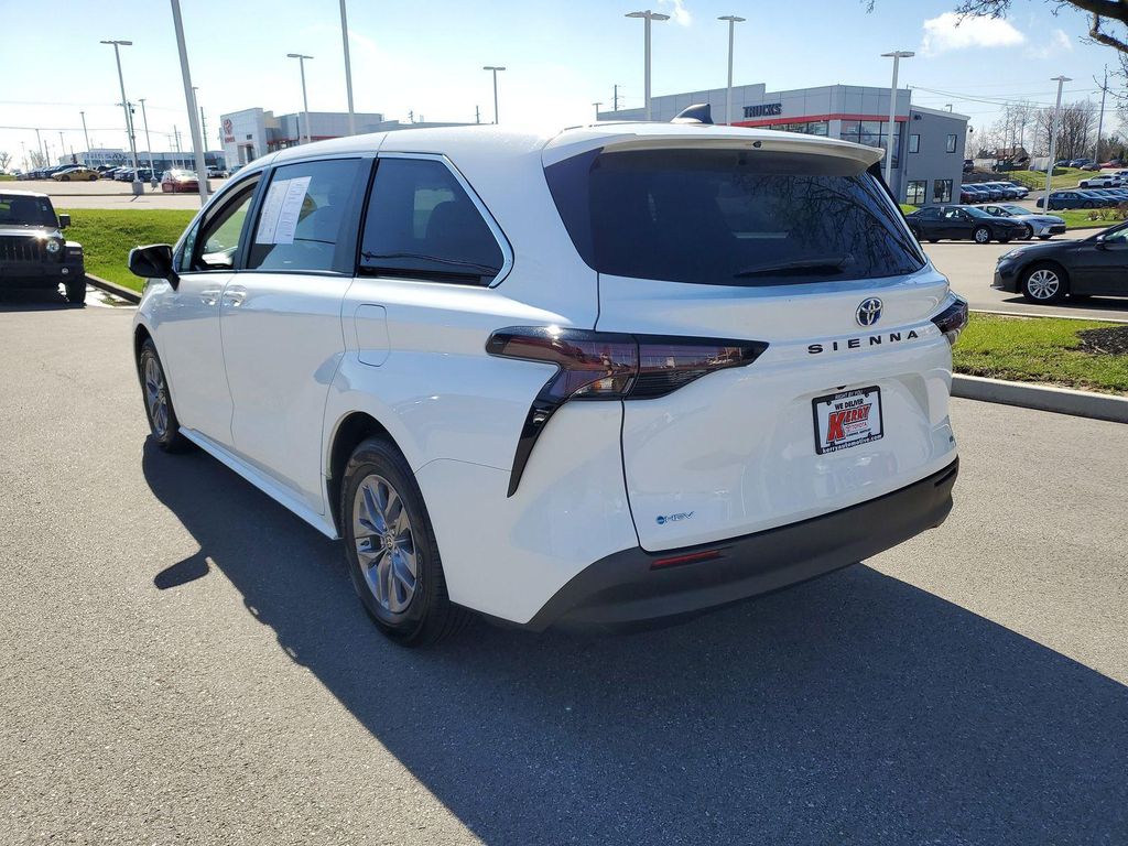 TOYOTA SIENNA - 3