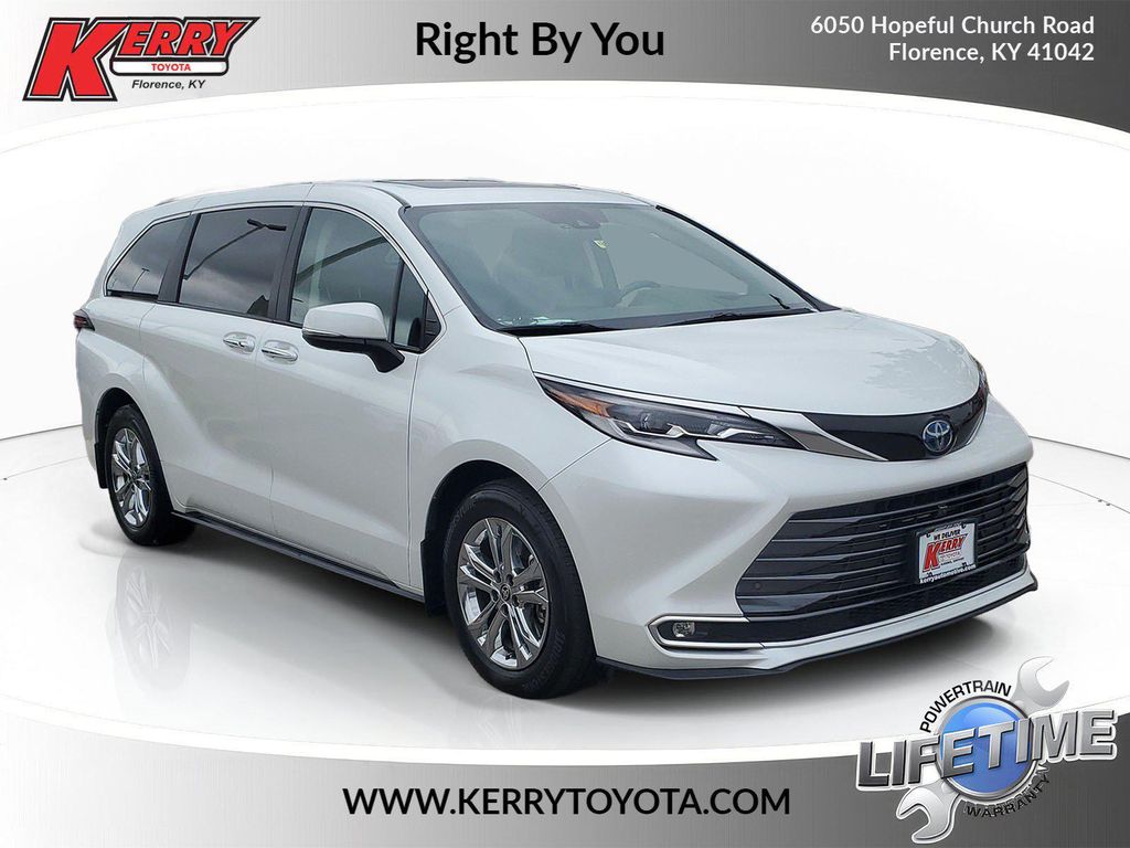 صورة 1 لـ 2022 Toyota SIENNA PLATINUM