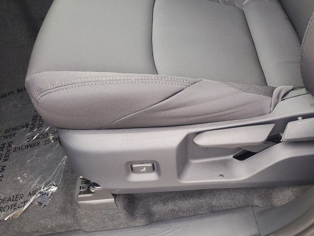 صورة مصغرة 17 لـ 2026 Toyota TACOMA SR5