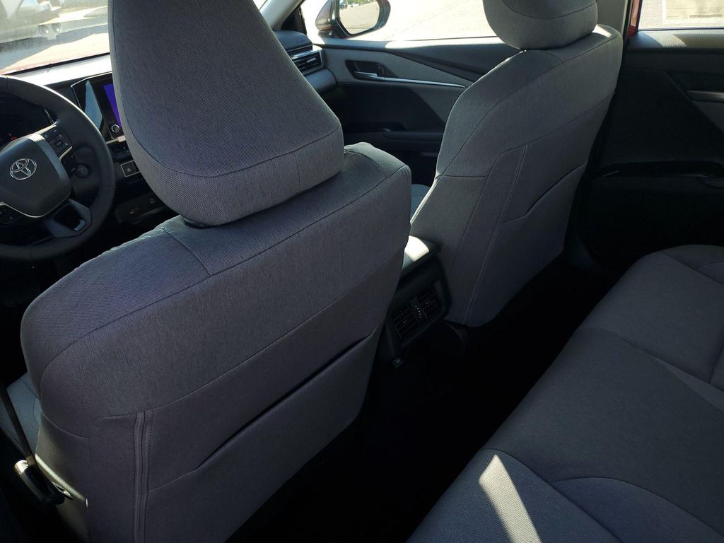 2026 Toyota CAMRY LE 照片 14