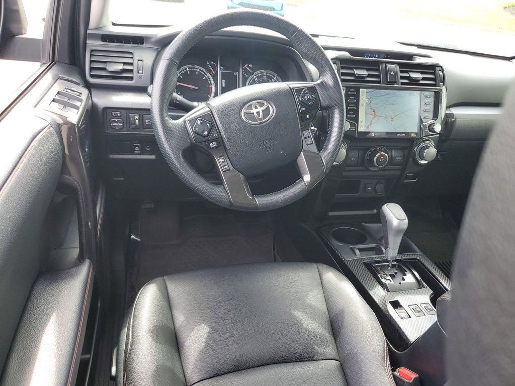 صورة 9 لـ 2023 Toyota 4RUNNER TRD OFF ROAD PREMIUM