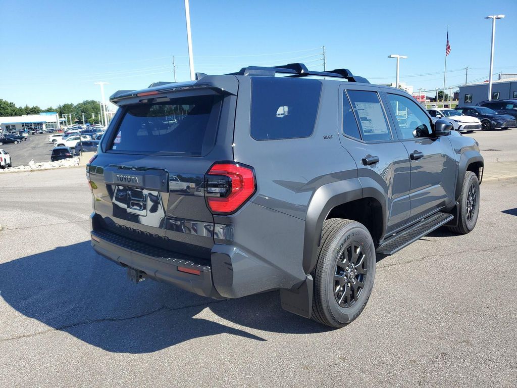 صورة 4 لـ 2026 Toyota 4RUNNER SR5