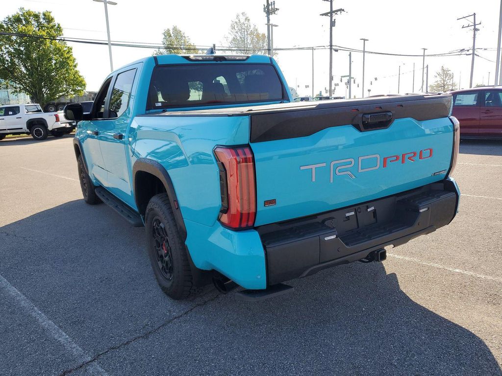 TOYOTA TUNDRA - 3