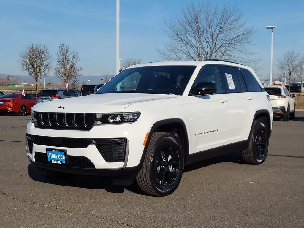 New 2026 Jeep Grand Cherokee Altitude