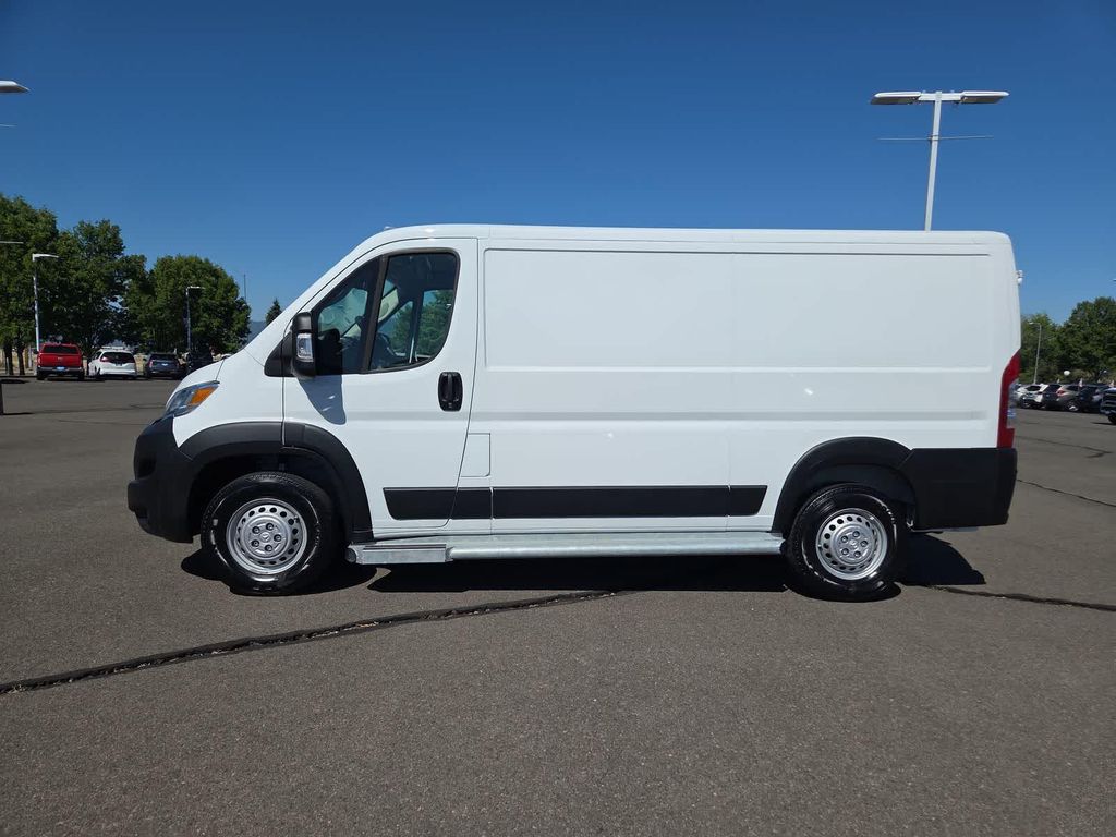 2025 RAM PROMASTER 2500 TRADESMAN — миниатюра 11