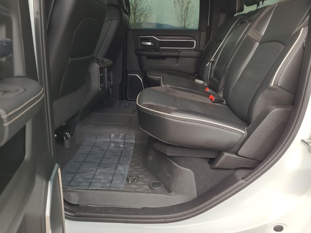 صورة مصغرة 21 لـ 2025 RAM 3500 LARAMIE