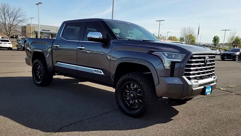 TOYOTA TUNDRA - 2