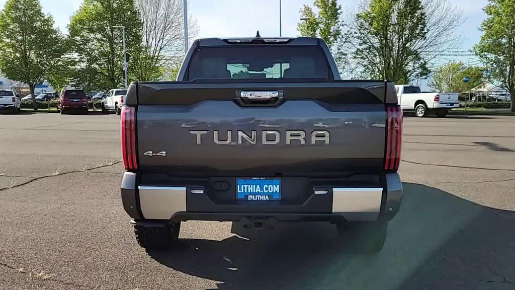 TOYOTA TUNDRA - 7