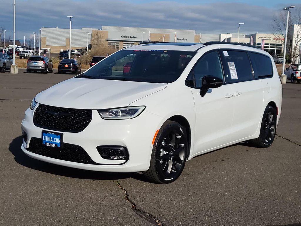 New 2026 Chrysler Pacifica Limited