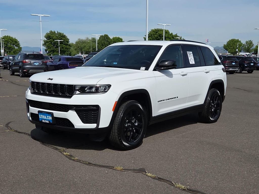 New 2026 Jeep Grand Cherokee Altitude