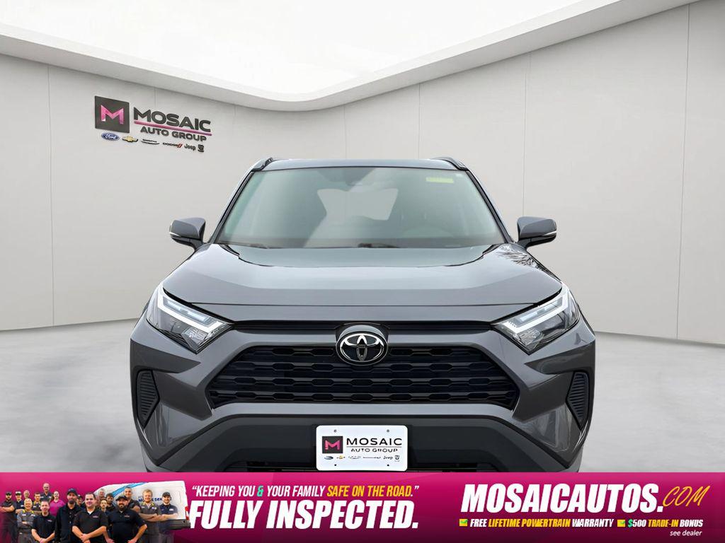 2025 Toyota RAV4 XLE 照片 2
