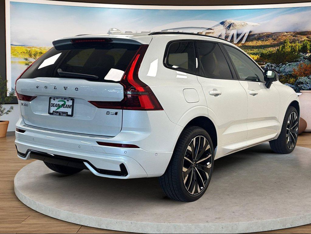 2026 Volvo XC60 B5 ULTRA — фото 6