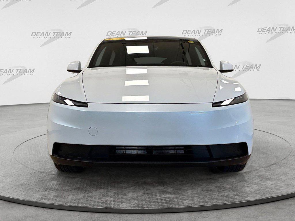 2026 Tesla MODEL Y LONG RANGE LAUNCH SERIES — фото 7