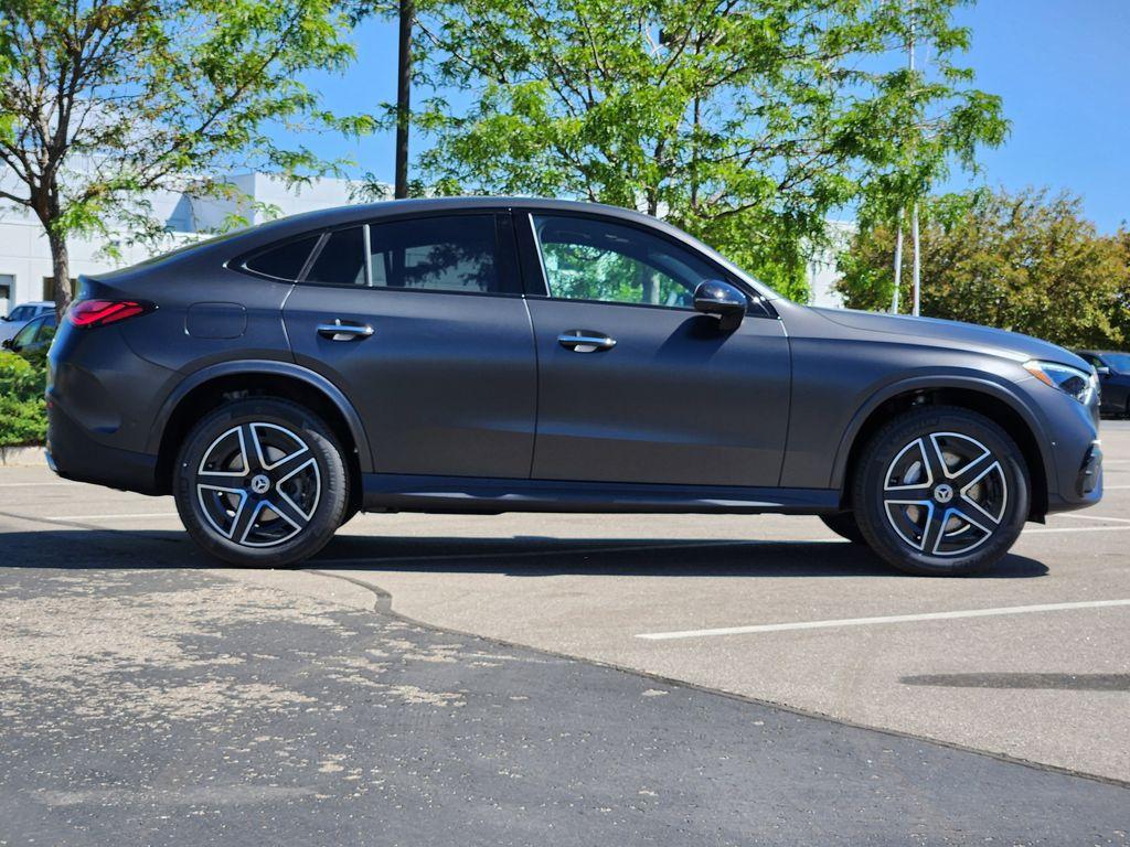 2026 Mercedes-BENZ GLC photo 2