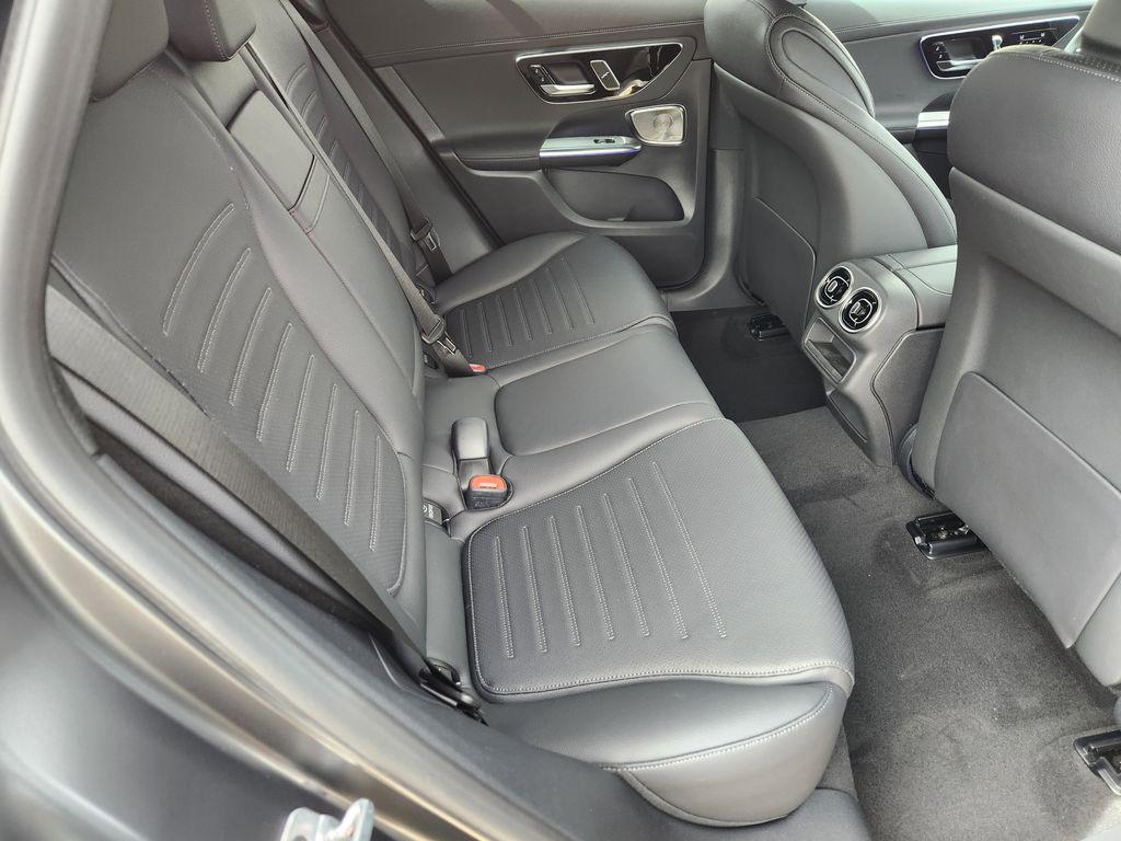2026 Mercedes-BENZ GLC — миниатюра 18