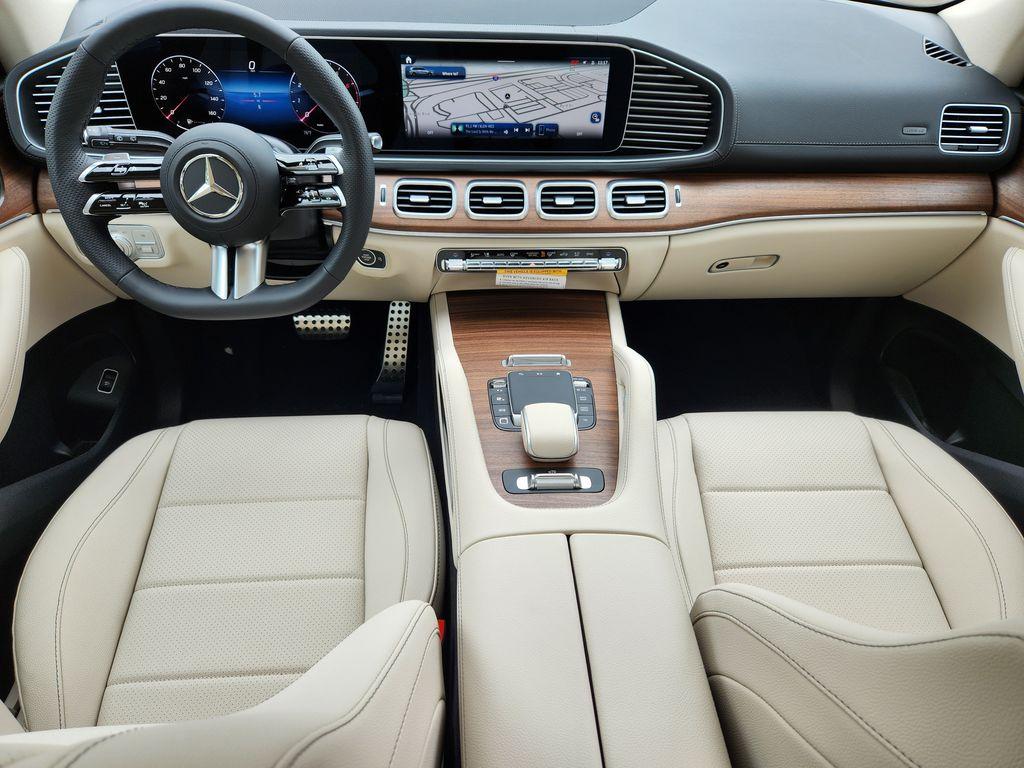 2026 Mercedes-BENZ GLS — миниатюра 16
