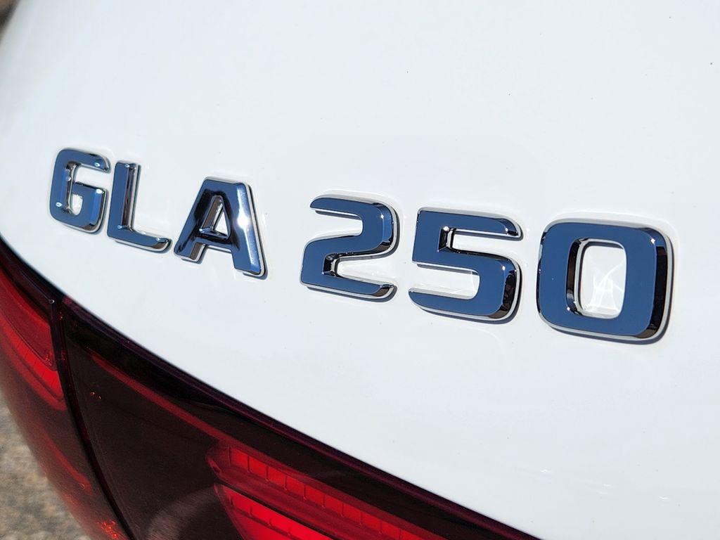 صورة 9 لـ 2026 Mercedes-BENZ GLA