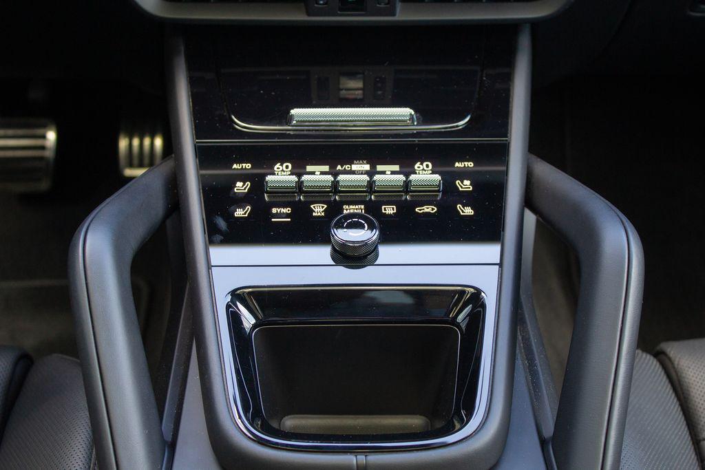2025 Porsche CAYENNE CAYENNE GTS 照片 21