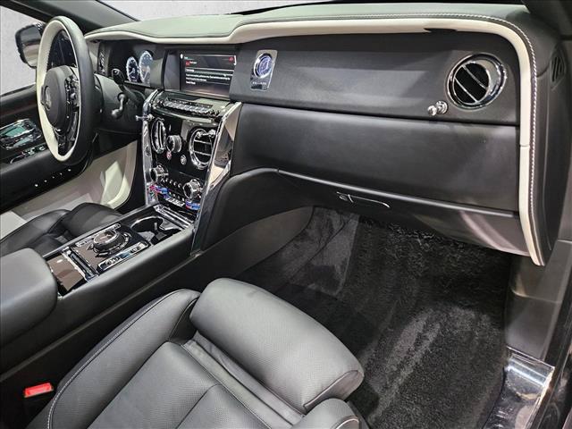 صورة 19 لـ 2023 ROLLS-ROYCE CULLINAN SPORT UTILITY