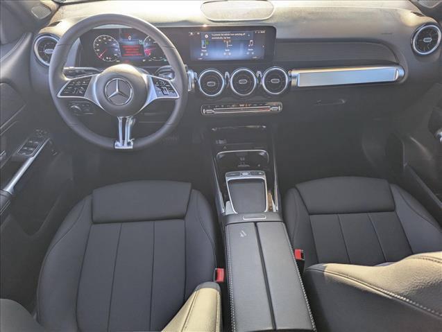 2026 Mercedes-BENZ GLB — миниатюра 14