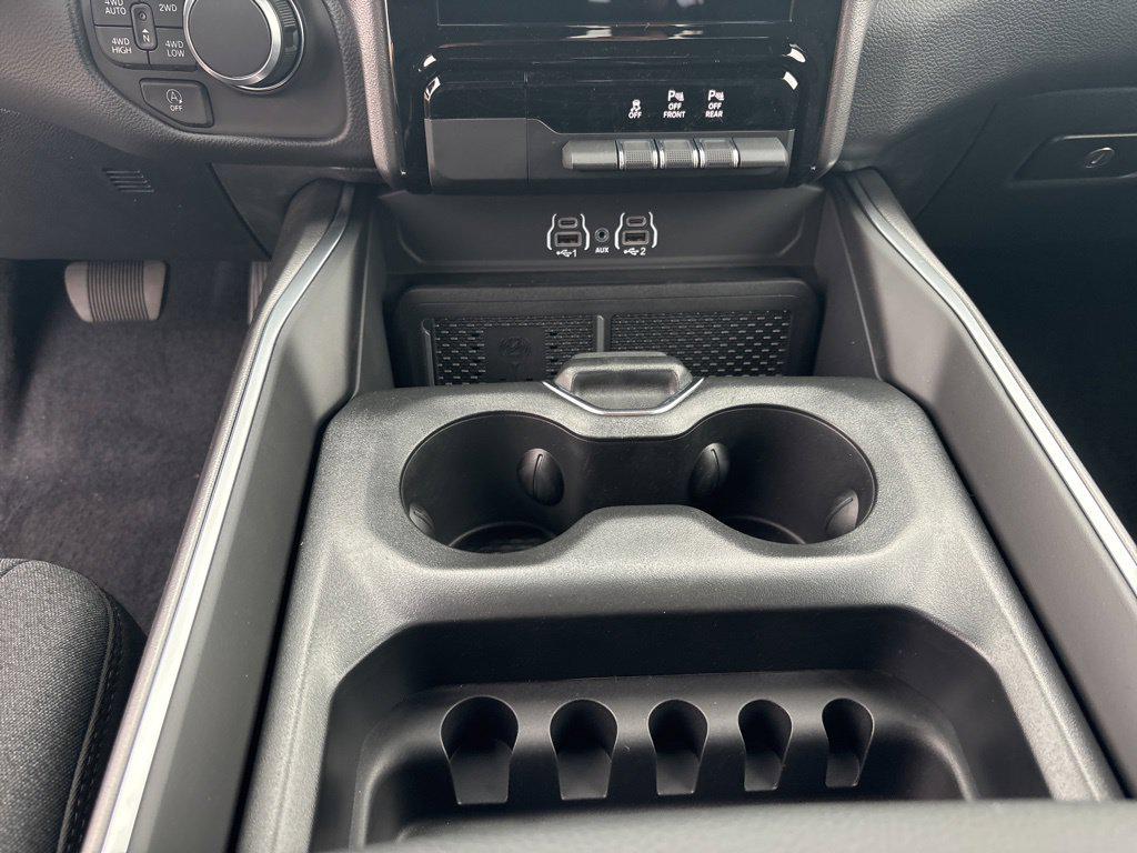 2026 RAM 1500 BIG HORN/LONE STAR thumbnail 31