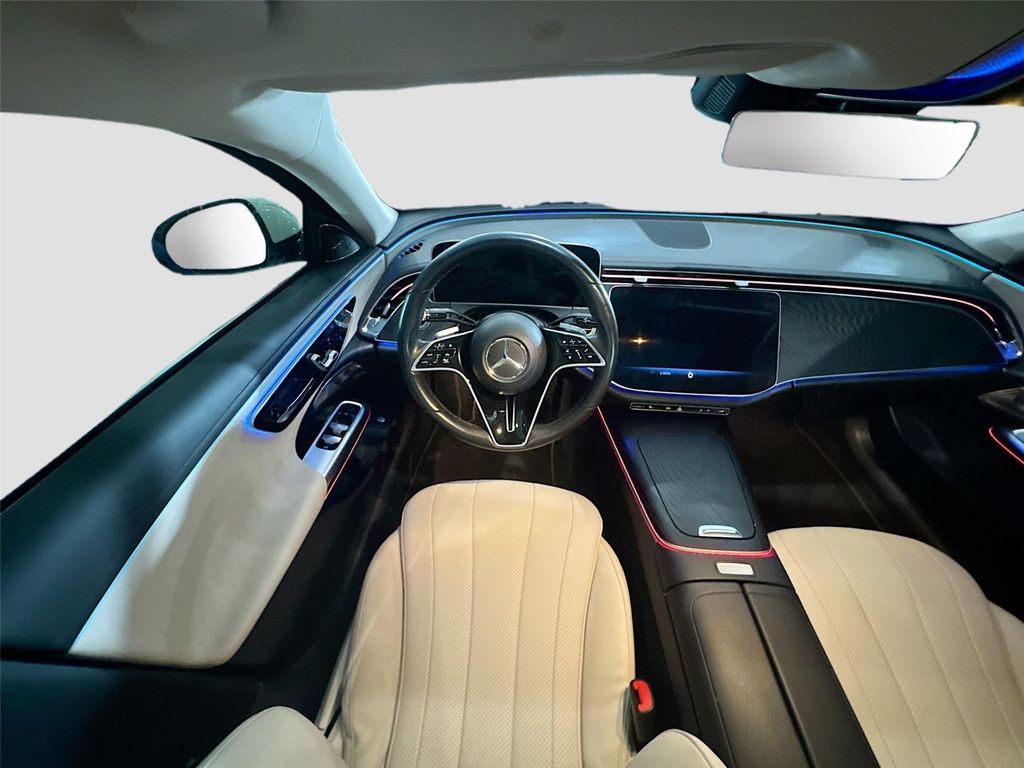 MERCEDES-BENZ E-CLASS - 3