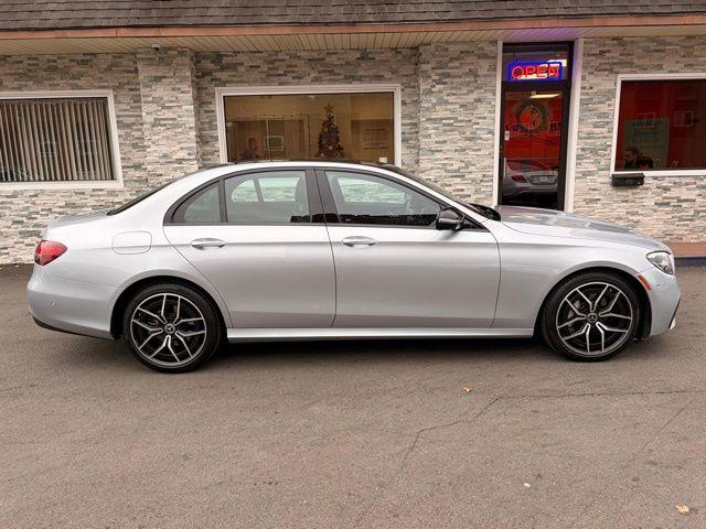 MERCEDES-BENZ E-CLASS - 4