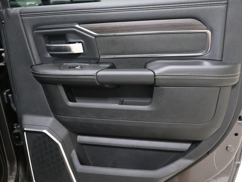 2026 RAM 2500 LARAMIE CREW CAB 4X4 8' BOX — миниатюра 12
