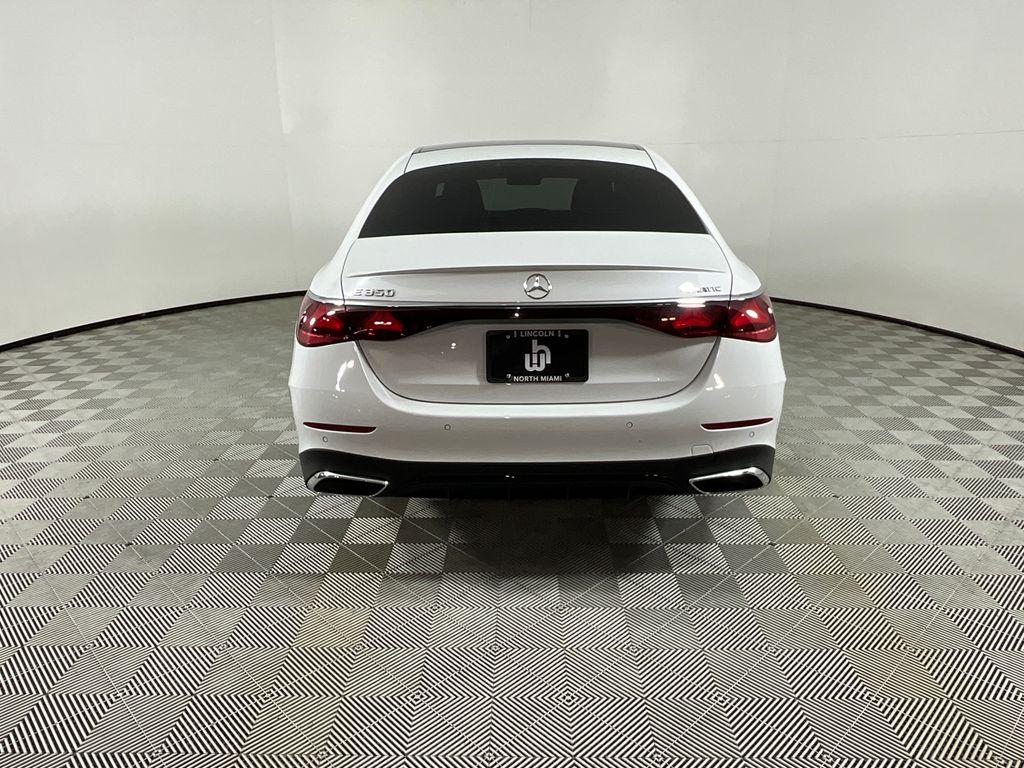 MERCEDES-BENZ E-CLASS - 4