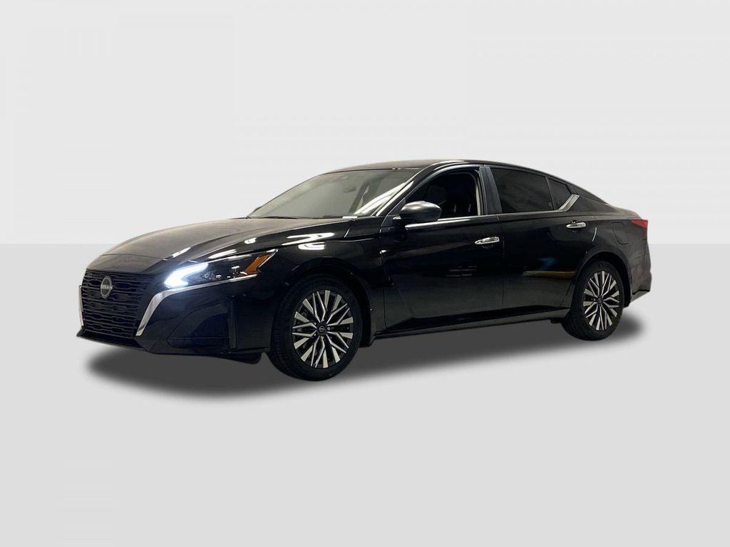 New 2026 Nissan Altima SV FWD