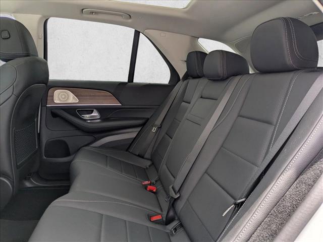 2026 Mercedes-BENZ GLE — миниатюра 16