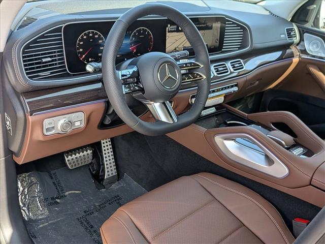 2026 Mercedes-BENZ GLS — миниатюра 3