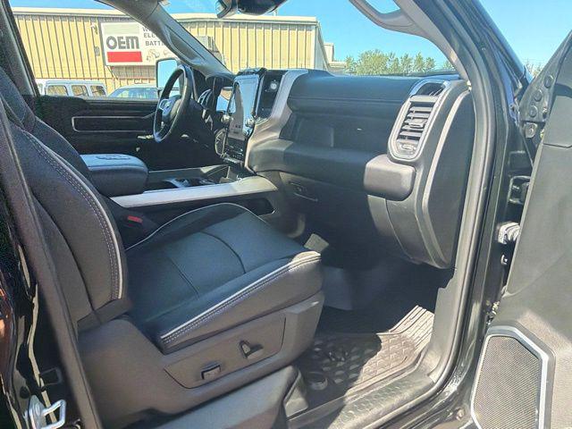 صورة 9 لـ 2024 RAM 3500 LARAMIE MEGA CAB 4X4 6'4' BOX