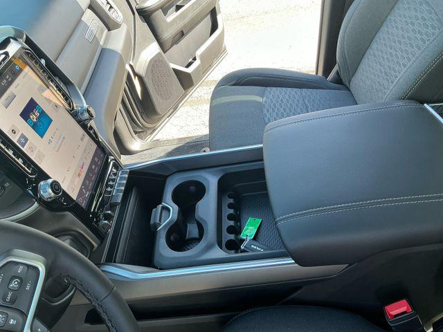 2026 RAM 3500 BIG HORN CREW CAB 4X4 8' BOX — миниатюра 24