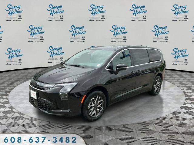 New 2027 Chrysler Pacifica Limited