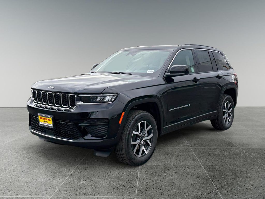 New 2027 Jeep Grand Cherokee Laredo