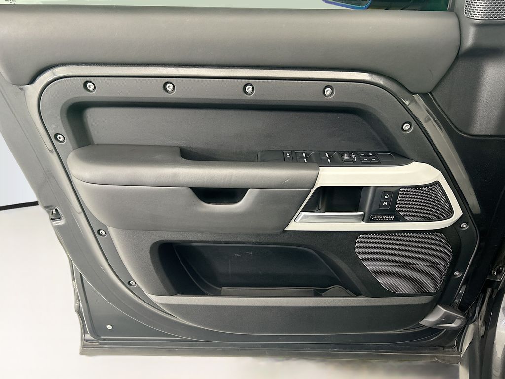 2023 LAND Rover DEFENDER X-DYNAMIC SE — фото 23