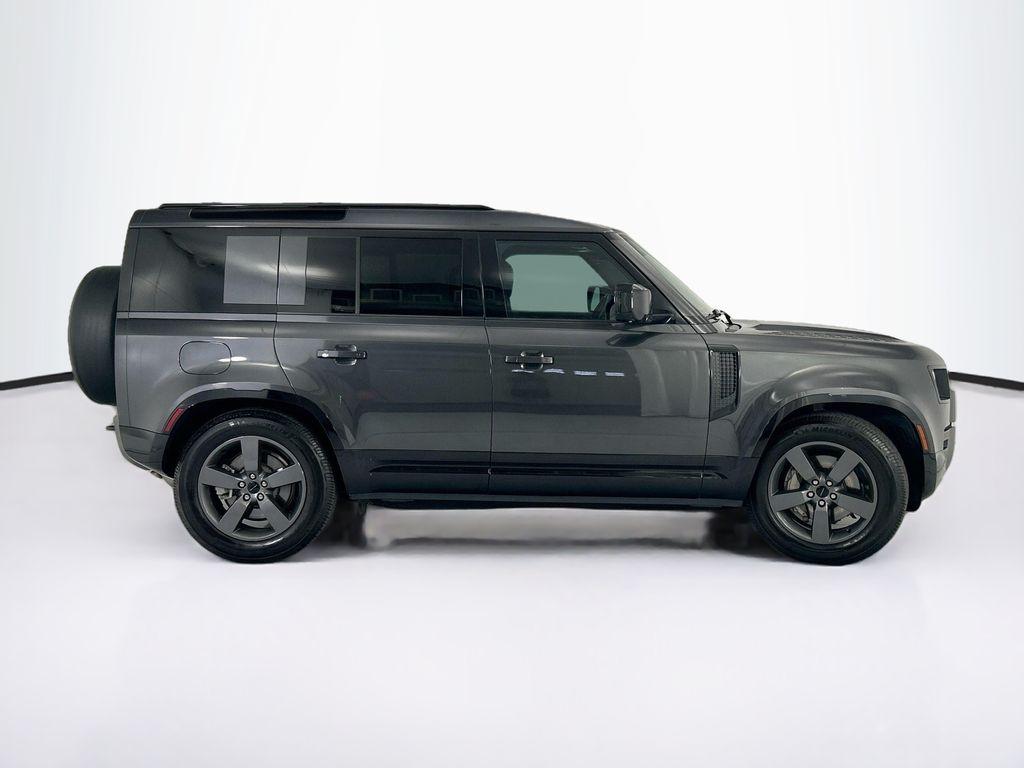 2023 LAND Rover DEFENDER X-DYNAMIC SE — фото 4