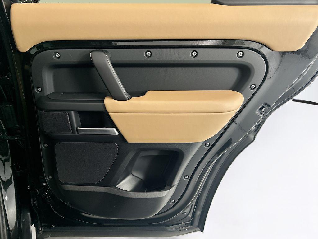 صورة مصغرة 26 لـ 2026 LAND Rover DEFENDER X-DYNAMIC SE
