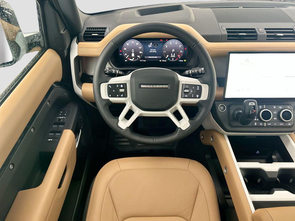 صورة 10 لـ 2026 LAND Rover DEFENDER X-DYNAMIC SE