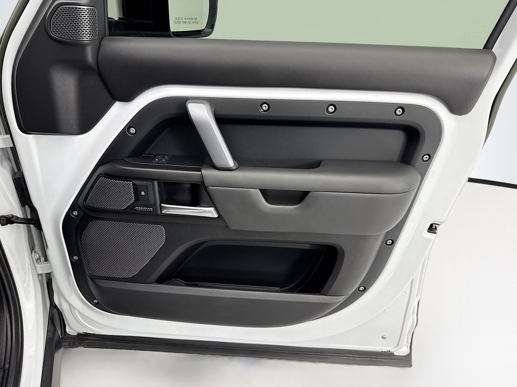 صورة مصغرة 24 لـ 2023 LAND Rover DEFENDER V8