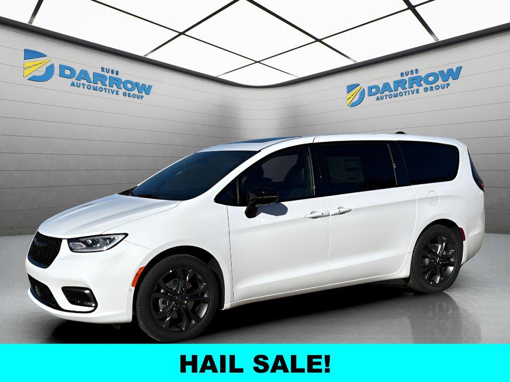 New 2026 Chrysler Pacifica L