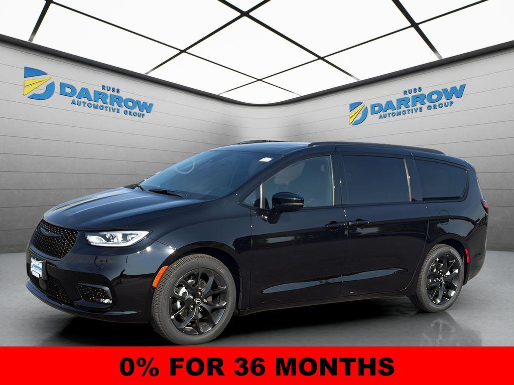 New 2026 Chrysler Pacifica Limited