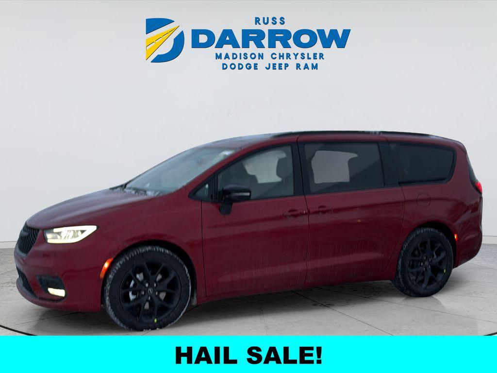 New 2026 Chrysler Pacifica Limited