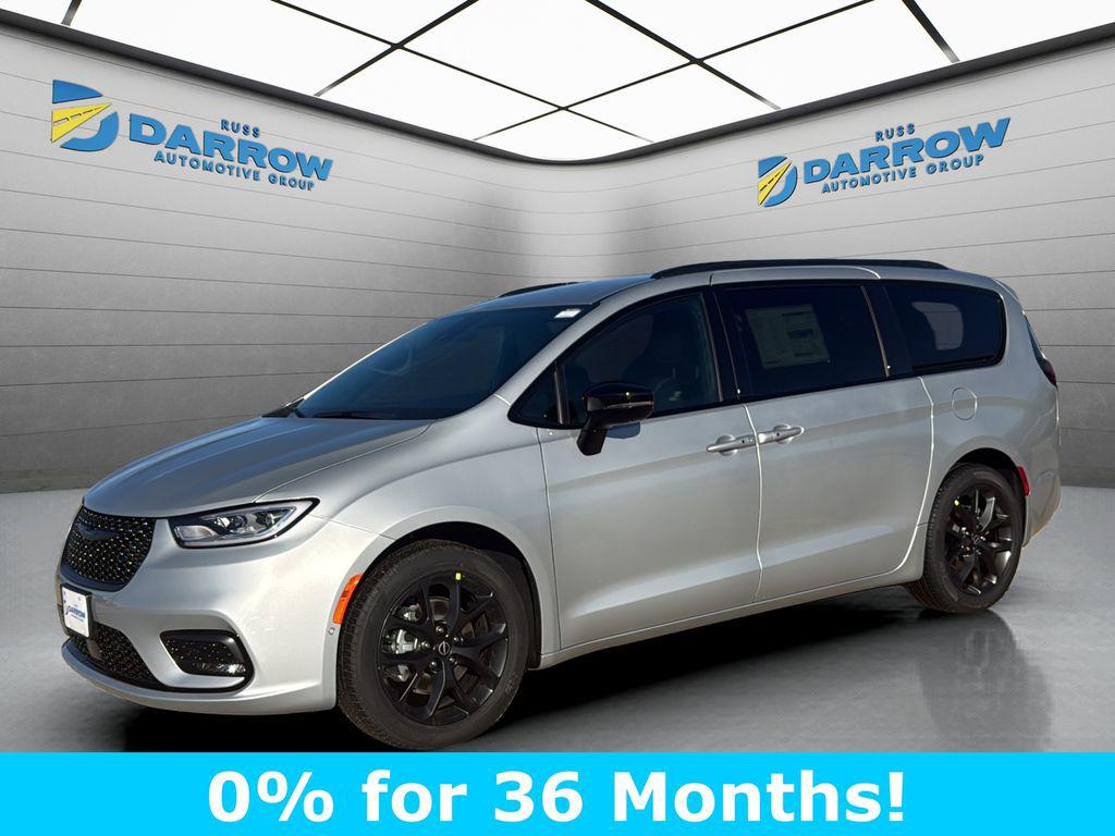 New 2026 Chrysler Pacifica L
