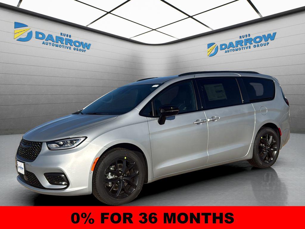 New 2026 Chrysler Pacifica L