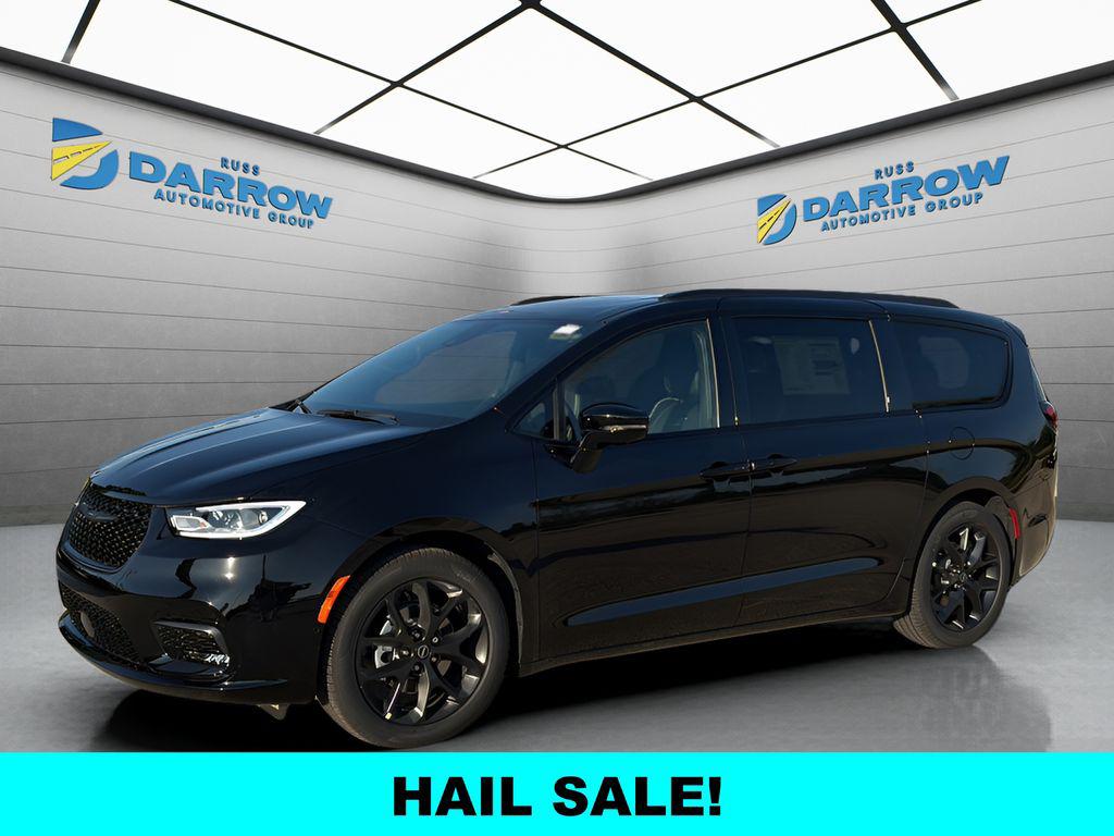 New 2026 Chrysler Pacifica Limited