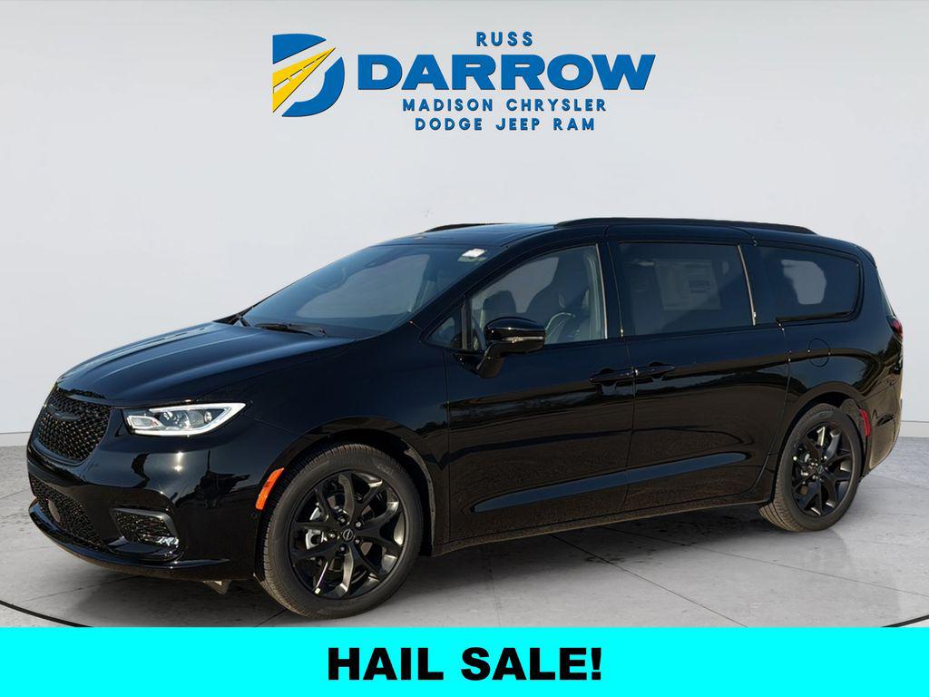 New 2026 Chrysler Pacifica Limited