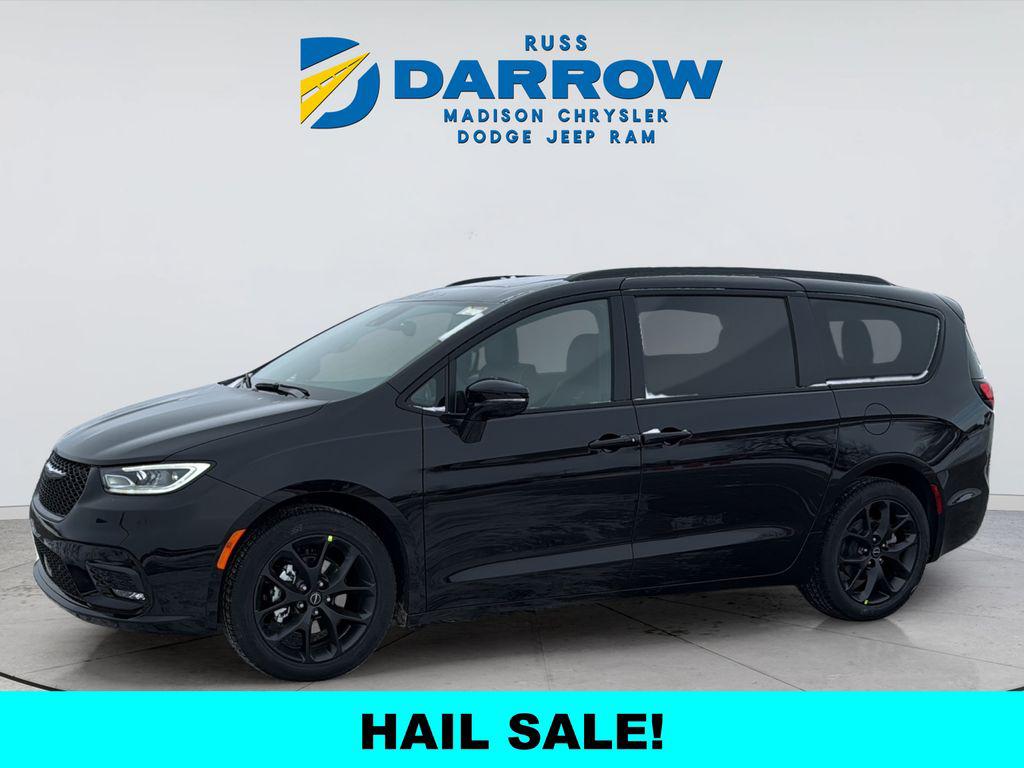 New 2026 Chrysler Pacifica Limited